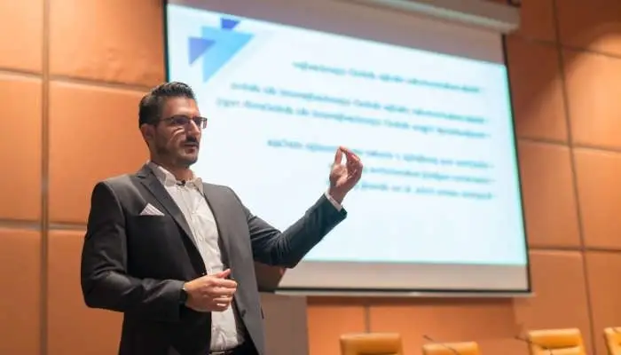 0c207636-a0bc-49e7-9475-6da938f57202